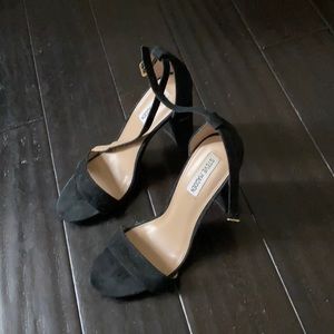 Steve Madden suede heels